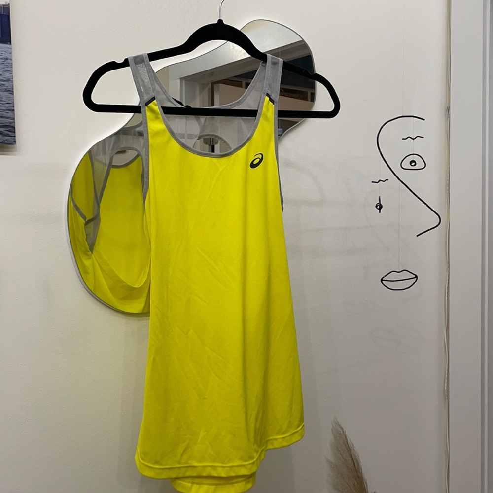 Asics size S yellow workout with grey mesh trim top worn once